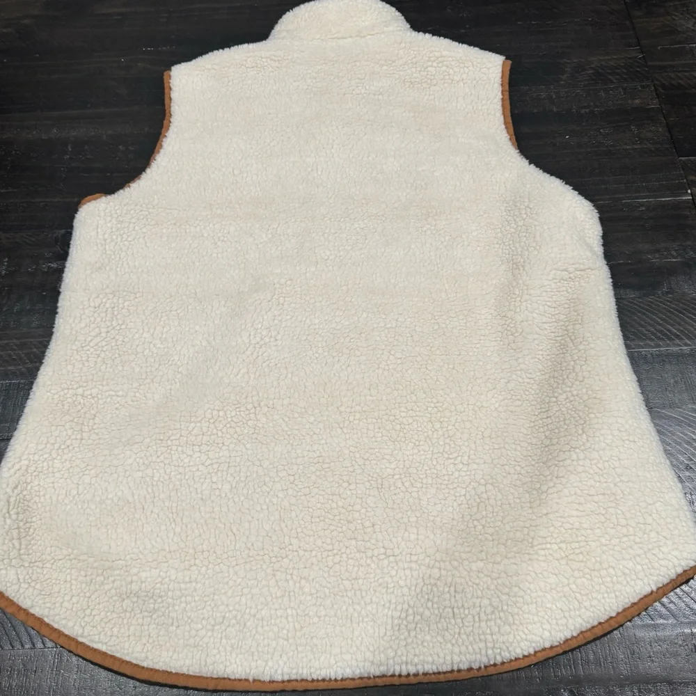 Old Navy Sherpa Vest Size: XL - Picture 3 of 6